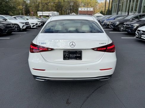Used 2025 Mercedes-Benz C 300 4MATIC Sedan image 4