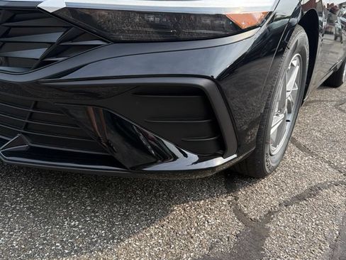 New 2026 Hyundai Elantra SE FWD image 9