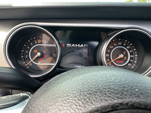 Used 2019 Jeep Wrangler Unlimited Sahara w/ LED Lighting Group AWD/4WD image 20