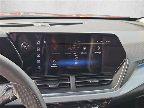 Used 2025 Chevrolet Trax LT FWD image 14