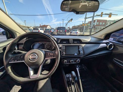 Used 2021 Nissan Versa SR image 21