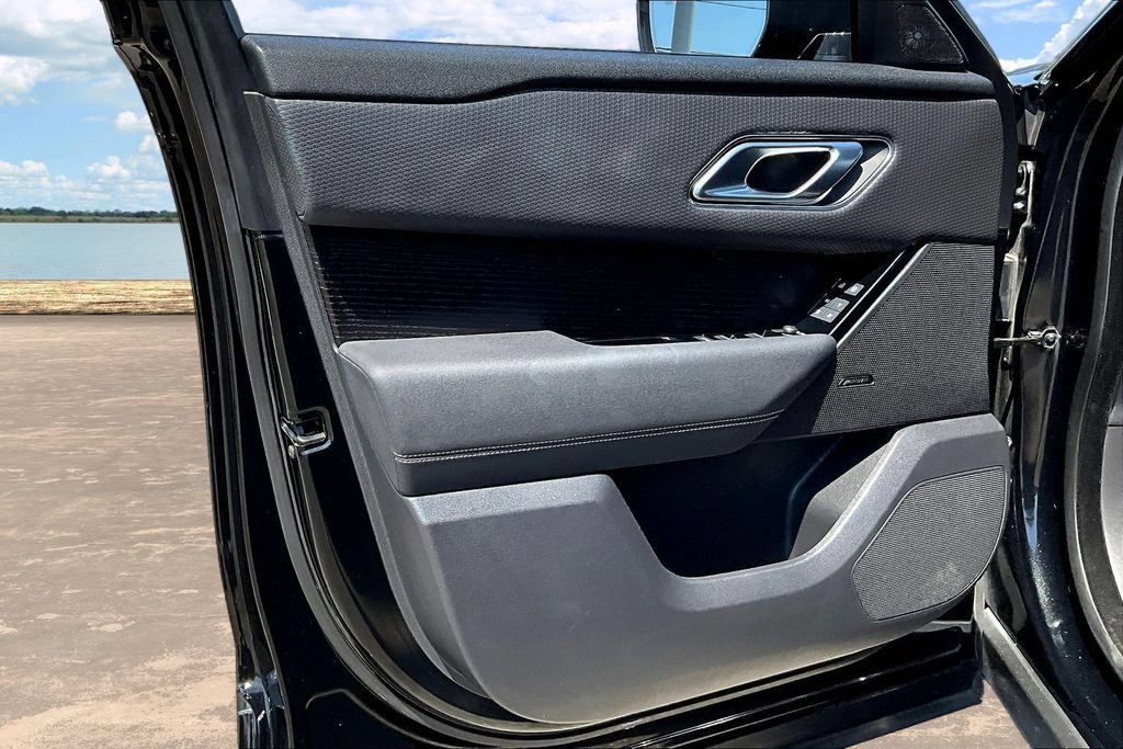 Used 2023 Land Rover Range Rover Velar R-Dynamic S AWD/4WD image 20