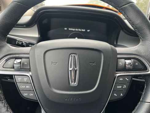 Certified 2023 Lincoln Nautilus AWD w/ Premium Package image 12