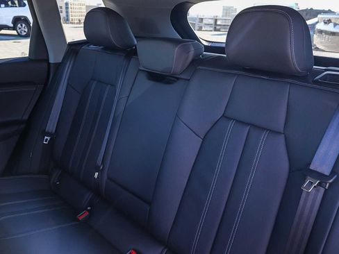 New 2025 Audi Q6 e-tron Premium image 23