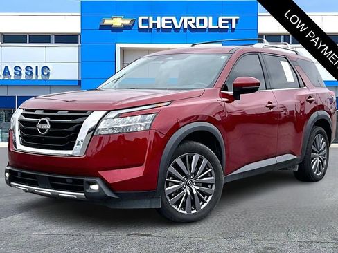 Used 2023 Nissan Pathfinder SL w/ SL Premium Package image 3