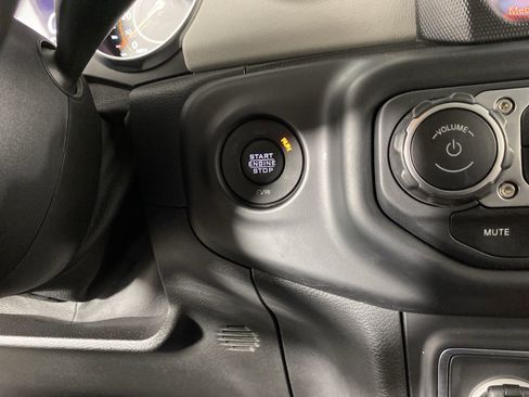 Used 2021 Jeep Gladiator Overland image 26