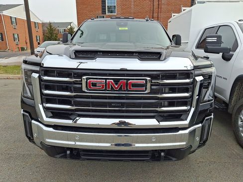 New 2026 GMC Sierra 2500 SLE w/ SLE Value Package; image 2