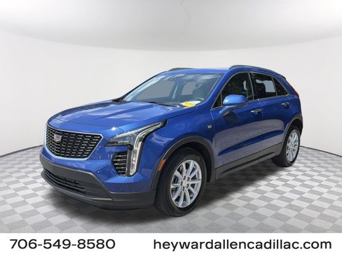 Used 2023 Cadillac XT4 Luxury w/ Cold Weather Package FWD image 1
