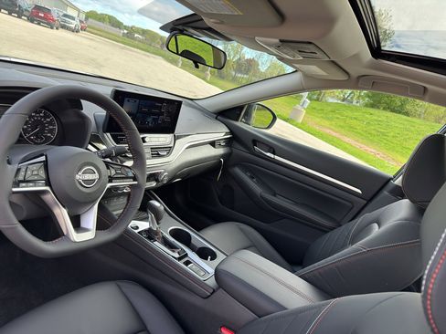 New 2026 Nissan Altima 2.5 SR AWD/4WD image 25