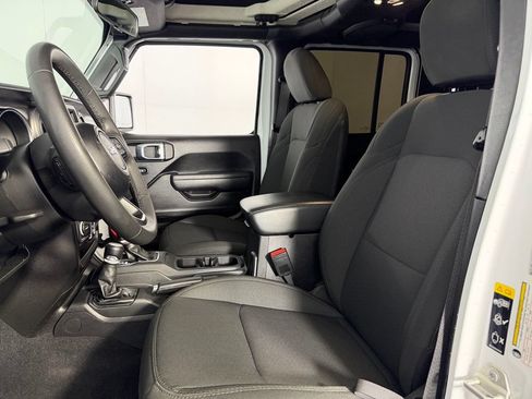 Used 2023 Jeep Gladiator Sport AWD/4WD image 18