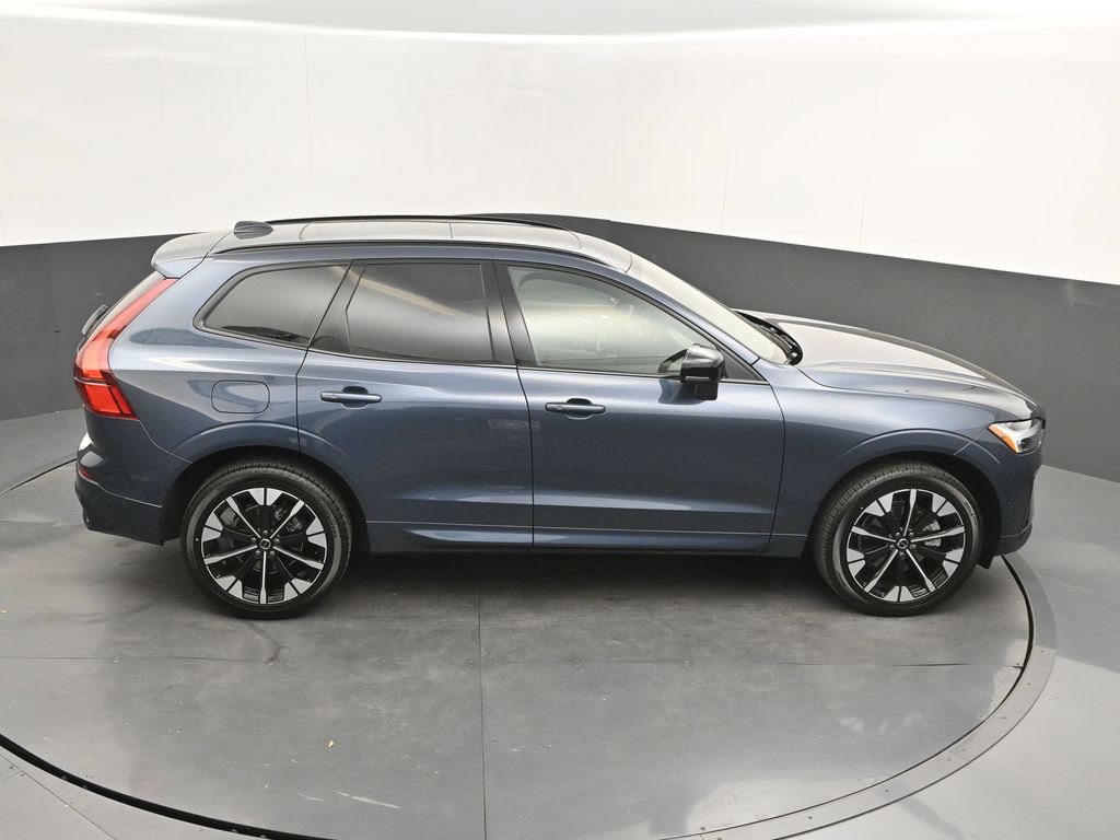 Certified 2026 Volvo XC60 B5 Plus AWD/4WD image 27