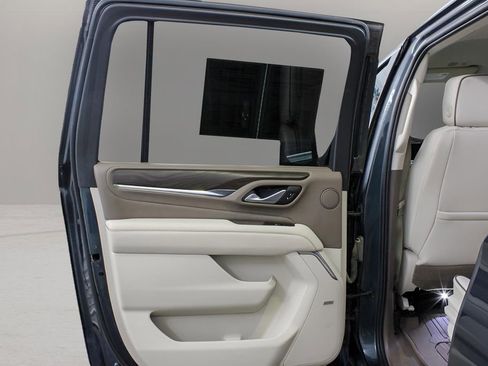 Used 2022 GMC Yukon XL Denali image 25