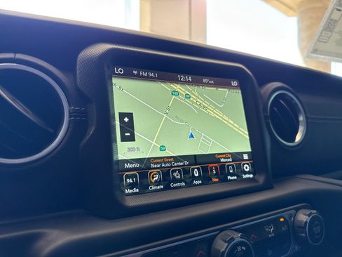 Used 2023 Jeep Wrangler Unlimited Sahara w/ Dual Top Group AWD/4WD image 17