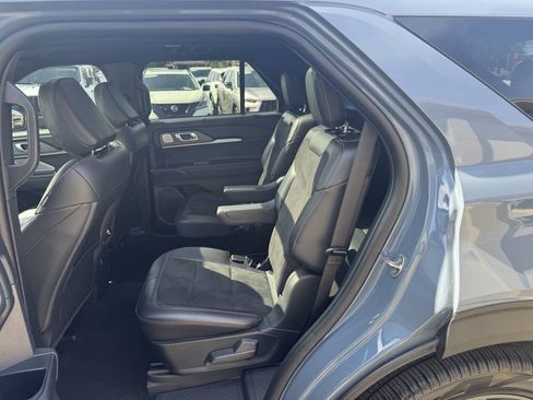Used 2025 Ford Explorer ST AWD/4WD image 9