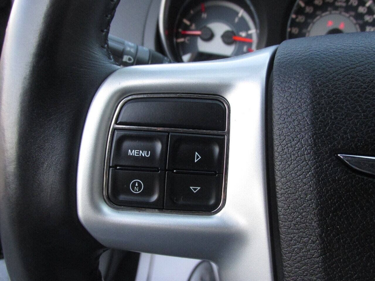 Used 2013 Chrysler 200 Touring FWD image 21
