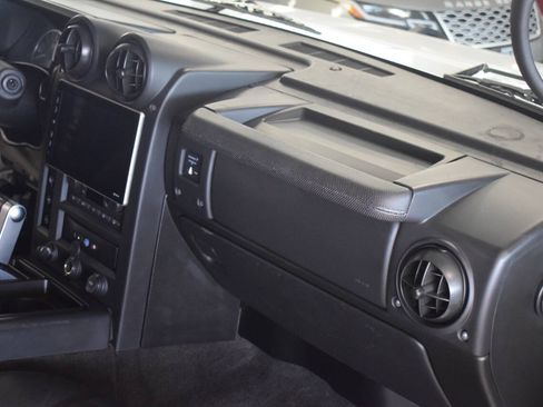Used 2005 HUMMER H2 w/ Preferred Equipment Group AWD/4WD image 46
