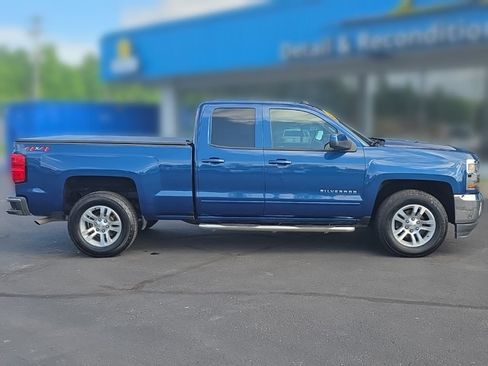 Used 2018 Chevrolet Silverado 1500 LT w/ All Star Edition AWD/4WD image 9