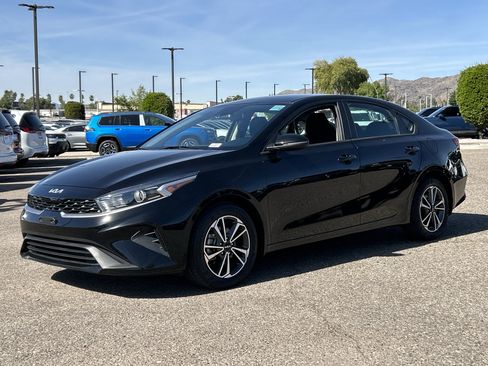 Certified 2023 Kia Forte LXS w/ LXS Technology Package image 2