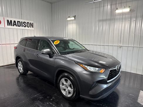 Used 2020 Toyota Highlander L AWD/4WD image 4