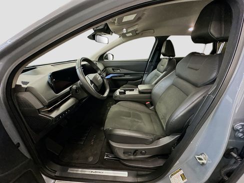 Used 2024 Nissan Ariya AWD image 13