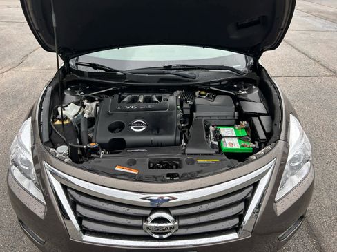 Used 2013 Nissan Altima 3.5 SV image 26