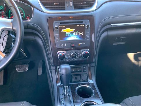 Used 2016 Chevrolet Traverse LT image 7