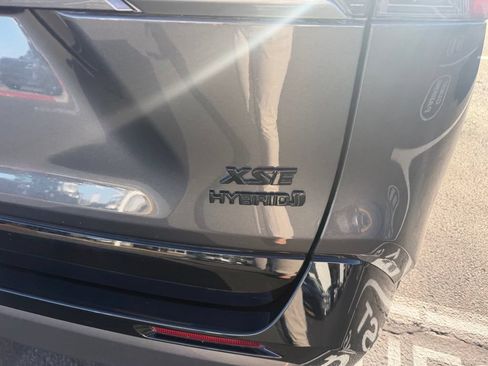 Used 2020 Toyota RAV4 XSE w/ XSE Grade Weather Package AWD/4WD image 4