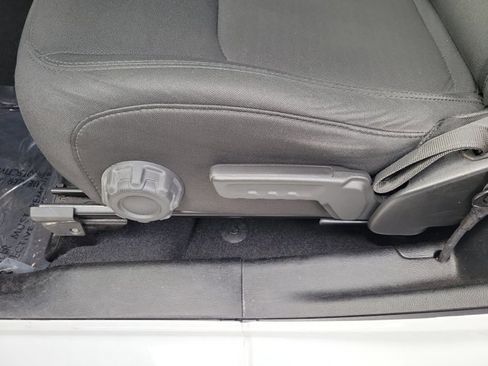 Used 2019 Jeep Wrangler Sport image 15