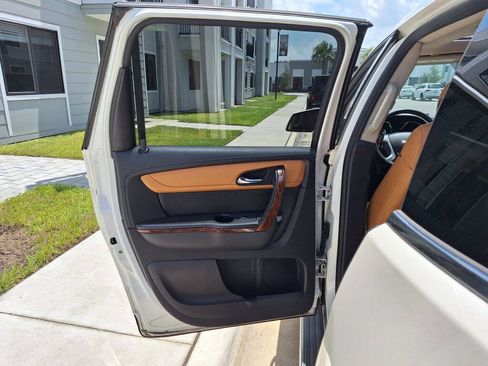 Used 2014 Chevrolet Traverse LTZ FWD image 20