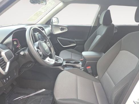 Used 2024 Kia Soul LX w/ Option Group 015 image 9