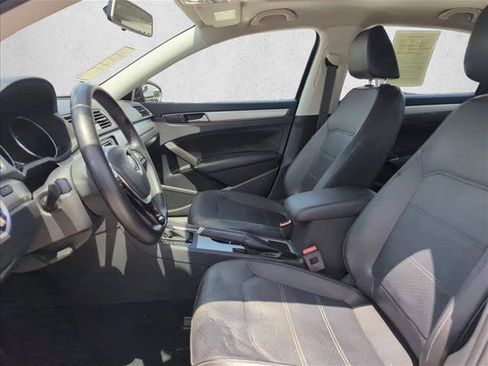 Used 2019 Volkswagen Passat 2.0T Wolfsburg w/ Wheels & Sunroof Package FWD image 16