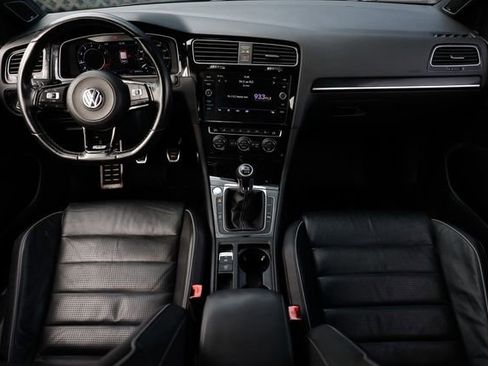 Used 2018 Volkswagen Golf R 4-Door image 26