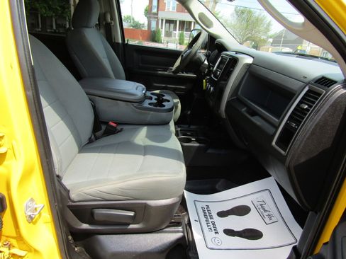 Used 2017 RAM 2500 Tradesman w/ Chrome Appearance Group image 16