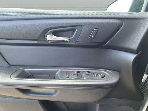 Used 2016 GMC Acadia SLE image 25