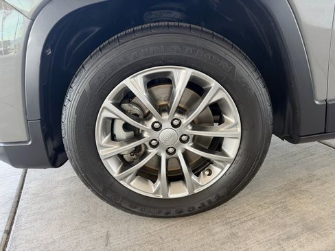 Used 2021 Jeep Cherokee Latitude Lux w/ Comfort/Convenience Group image 30