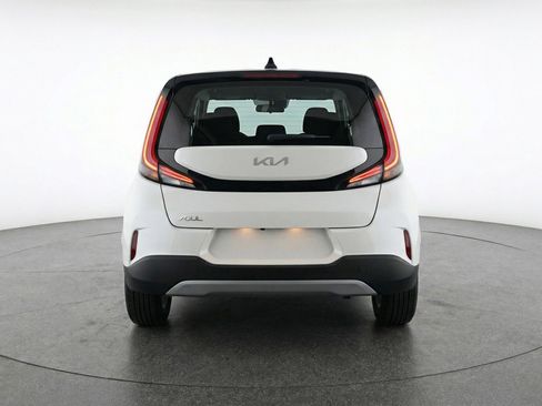 Used 2025 Kia Soul LX w/ LX Technology Package image 7