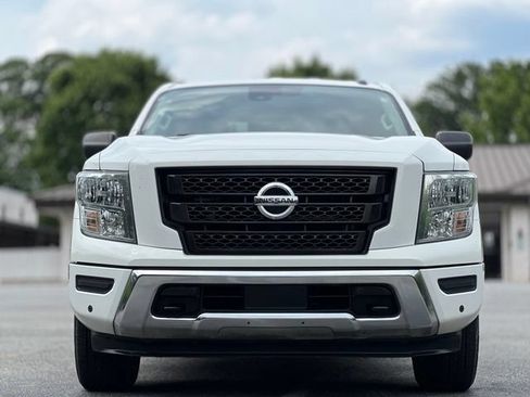 Used 2021 Nissan Titan SV w/ SV Convenience Package AWD/4WD image 2