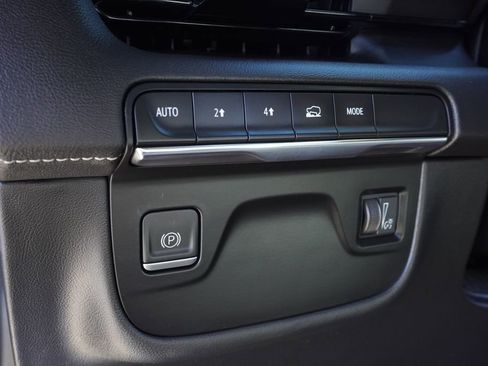 Used 2023 Cadillac Escalade Premium Luxury image 19