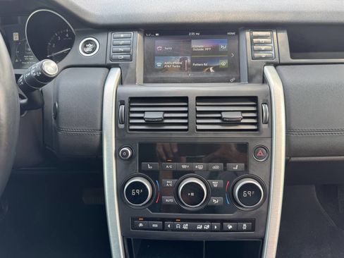 Used 2017 Land Rover Discovery Sport HSE image 19