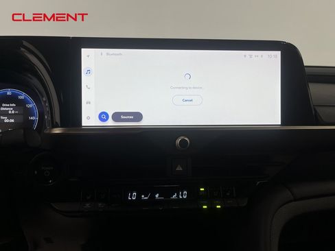 Used 2024 Toyota Crown Limited image 19