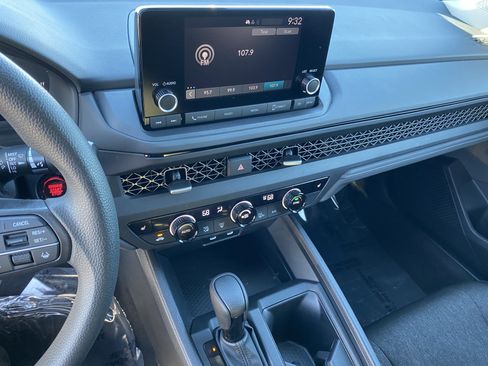 Used 2024 Honda Accord EX image 19