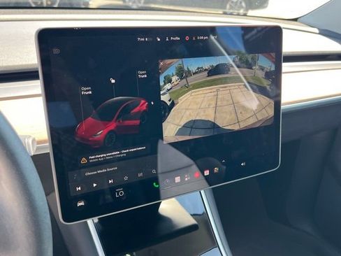 Used 2021 Tesla Model Y Long Range AWD/4WD image 21