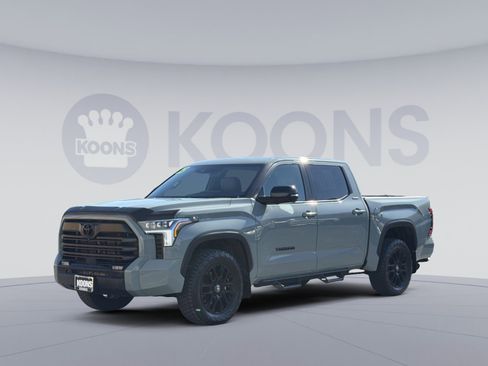 Used 2025 Toyota Tundra Limited AWD/4WD image 1