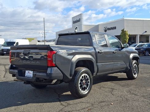 Used 2024 Toyota Tacoma TRD Off-Road image 7