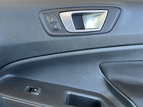 Used 2019 Ford EcoSport SE w/ SE Convenience Package image 19