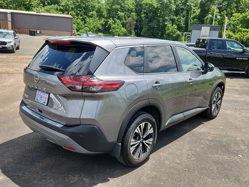 Used 2023 Nissan Rogue SV AWD/4WD image 6