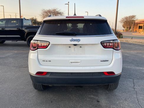 Used 2025 Jeep Compass Latitude image 6