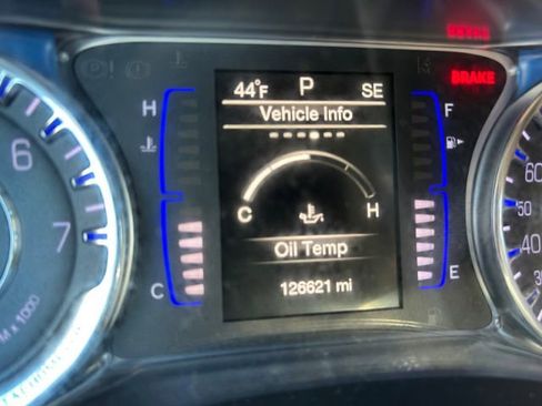 Used 2016 Chrysler 200 Limited image 37