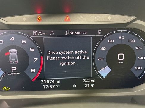 Used 2025 Audi Q3 2.0T Premium image 18