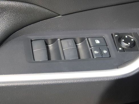 Used 2021 Toyota RAV4 SE w/ Weather & Moonroof Package AWD/4WD image 11